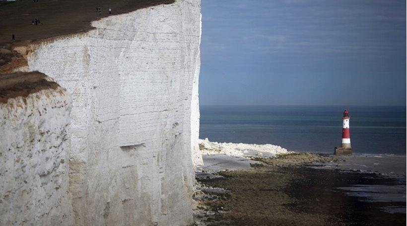 Σάσεξ: Έρευνες για χημικά σε παραλία – 233 άτομα ζήτησαν ιατρική βοήθεια